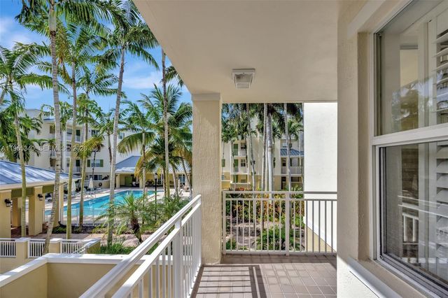 7588 SW 102nd St 203, Pinecrest, FL 33156