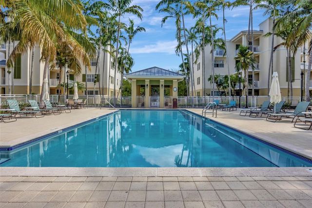 7588 SW 102nd St 203, Pinecrest, FL 33156