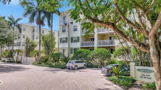 7588 SW 102nd St 203, Pinecrest, FL 33156