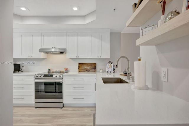 7588 SW 102nd St 203, Pinecrest, FL 33156