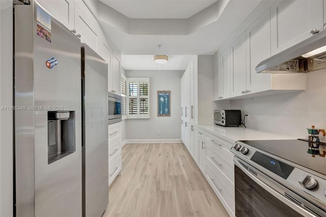 7588 SW 102nd St 203, Pinecrest, FL 33156