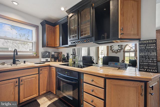 186 FORD AVE, West Deptford, NJ 08096