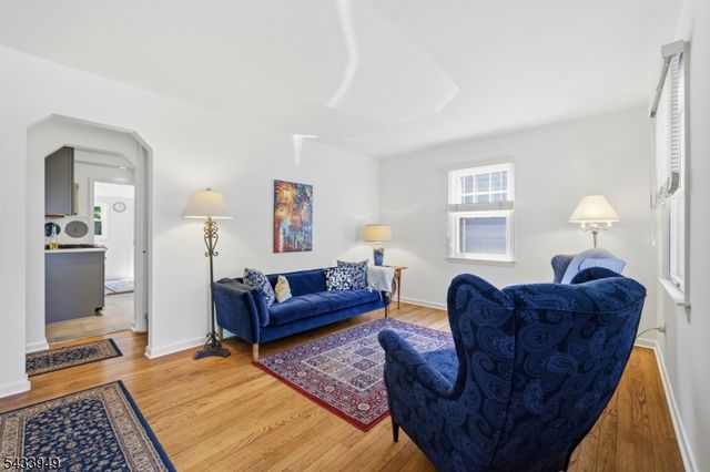 156 N Hillside Ave, Chatham Boro, NJ 07928