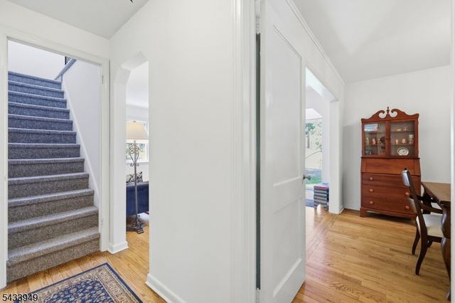 156 N Hillside Ave, Chatham Boro, NJ 07928