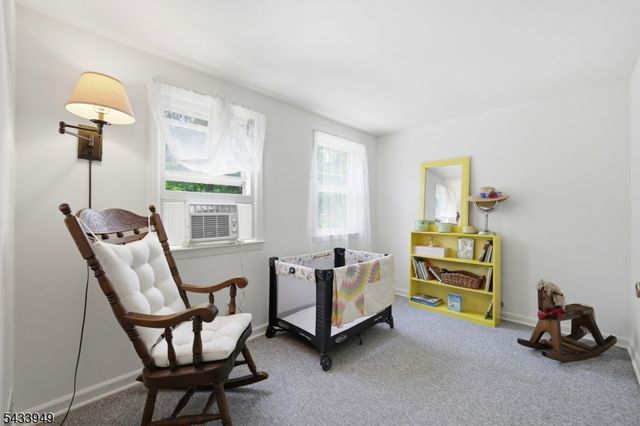 156 N Hillside Ave, Chatham Boro, NJ 07928
