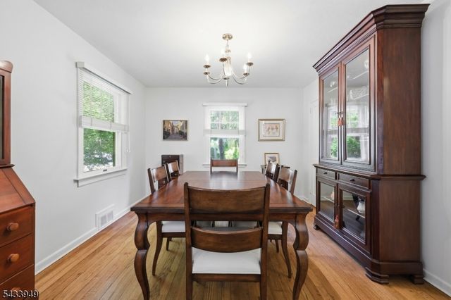 156 N Hillside Ave, Chatham Boro, NJ 07928