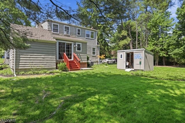 156 N Hillside Ave, Chatham Boro, NJ 07928
