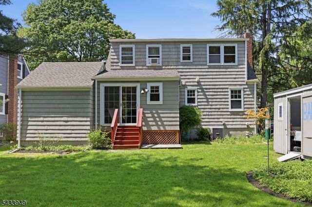 156 N Hillside Ave, Chatham Boro, NJ 07928