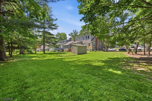 156 N Hillside Ave, Chatham Boro, NJ 07928