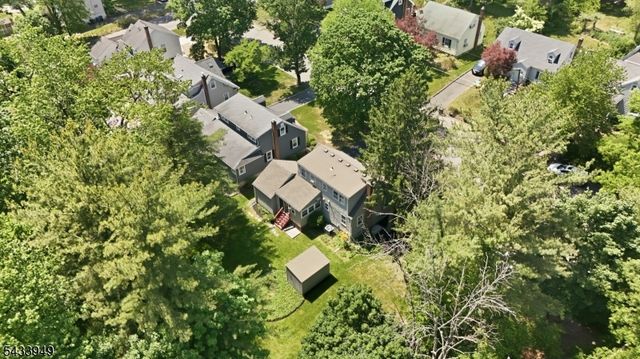 156 N Hillside Ave, Chatham Boro, NJ 07928