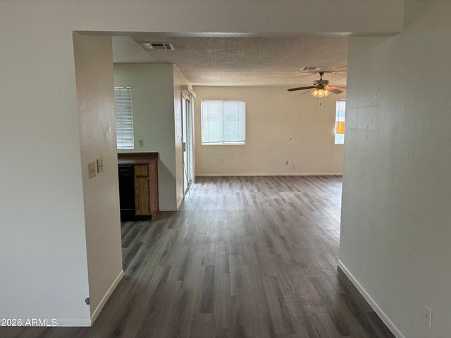 7215 W VOGEL Avenue, Peoria, AZ 85345