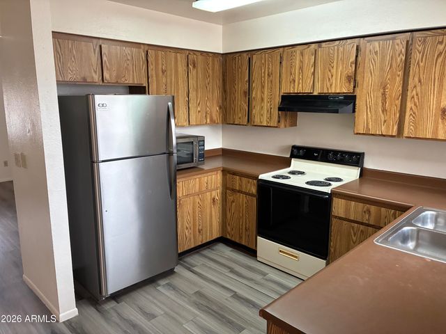 7215 W VOGEL Avenue, Peoria, AZ 85345