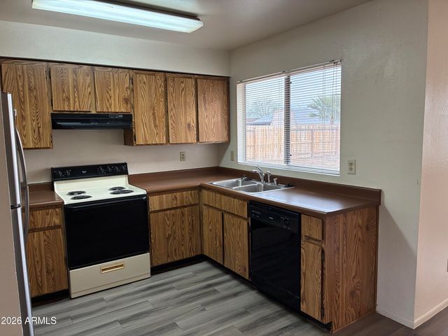 7215 W VOGEL Avenue, Peoria, AZ 85345