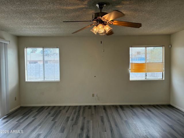 7215 W VOGEL Avenue, Peoria, AZ 85345