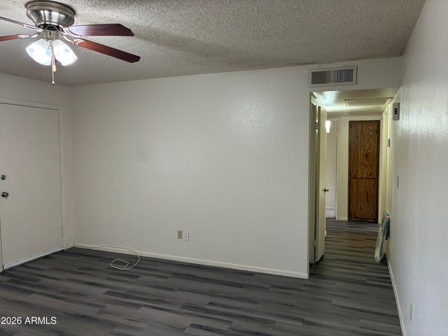 7215 W VOGEL Avenue, Peoria, AZ 85345