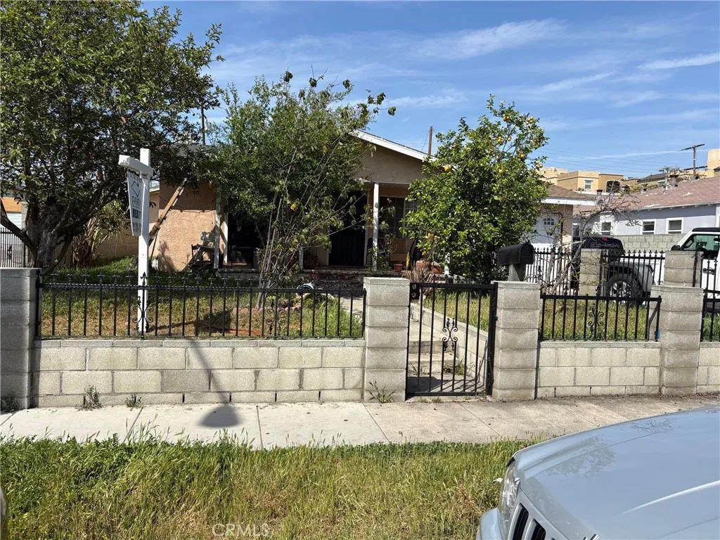 4425 E 57th, Maywood, CA 90270