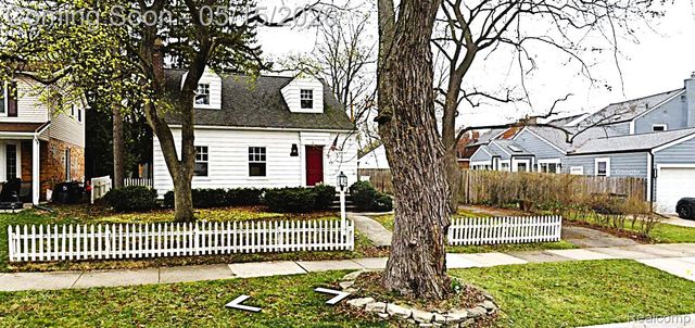 2223 Glenview Avenue, Royal Oak, MI 48073