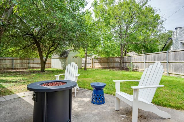 2111 Teakwood DR, Austin, TX 78757