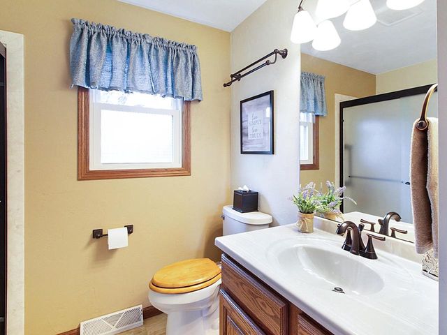 3638 GLENHAVEN LANE, Green Bay, WI 54301