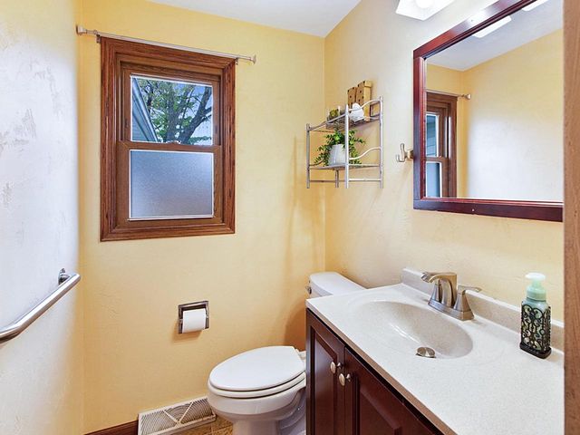 3638 GLENHAVEN LANE, Green Bay, WI 54301