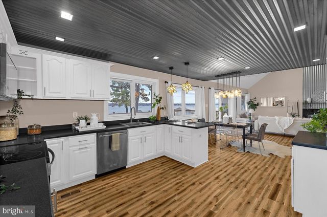 3800-B EDGEWATER PL, Baltimore, MD 21222
