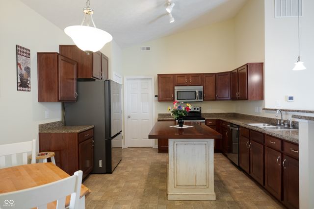 6725 W Winding Bend, Mccordsville, IN 46055