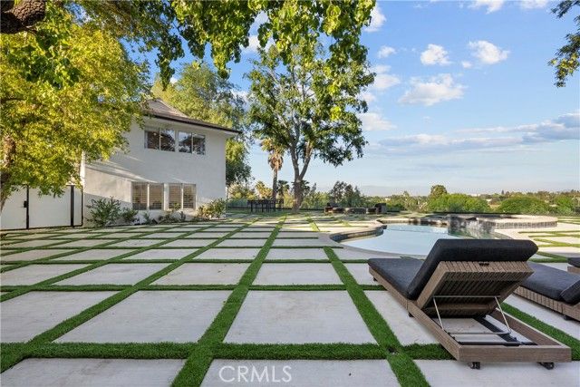 19538 Redwing, Tarzana (los Angeles), CA 91356