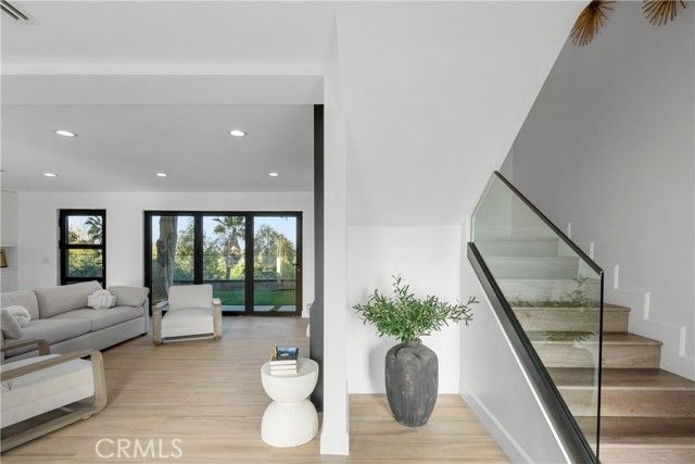 19538 Redwing, Tarzana (los Angeles), CA 91356