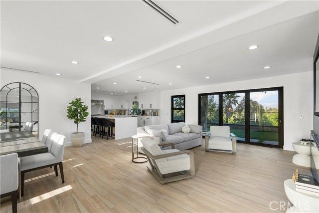 19538 Redwing, Tarzana (los Angeles), CA 91356