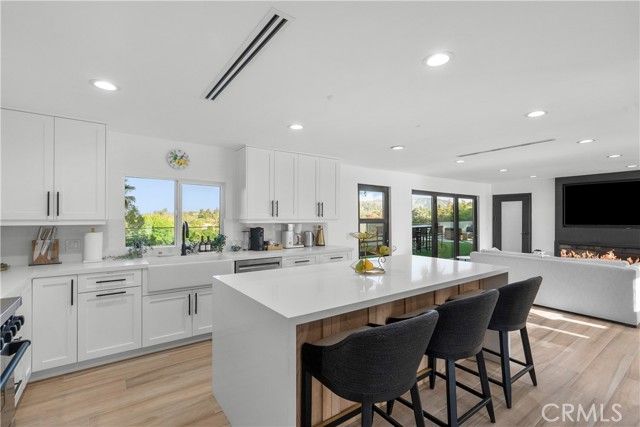 19538 Redwing, Tarzana (los Angeles), CA 91356