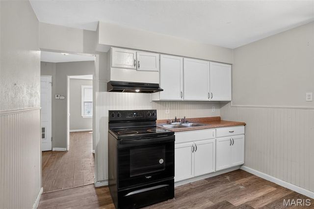 9851 Vickie Place, St Louis, MO 63136