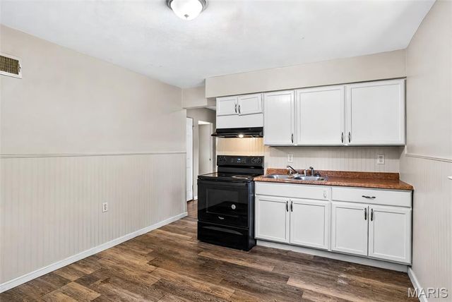 9851 Vickie Place, St Louis, MO 63136