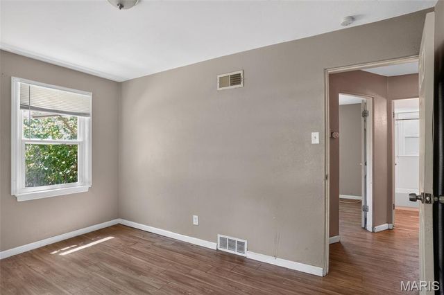 9851 Vickie Place, St Louis, MO 63136