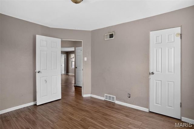 9851 Vickie Place, St Louis, MO 63136