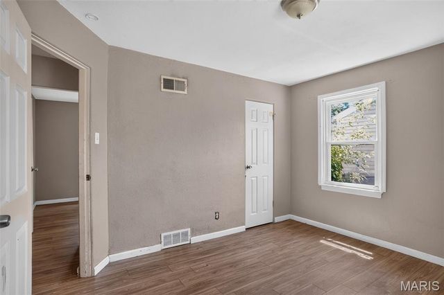 9851 Vickie Place, St Louis, MO 63136