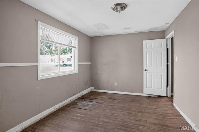 9851 Vickie Place, St Louis, MO 63136