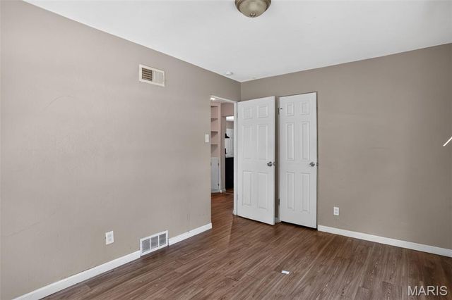9851 Vickie Place, St Louis, MO 63136