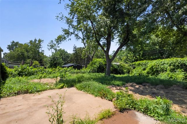9851 Vickie Place, St Louis, MO 63136