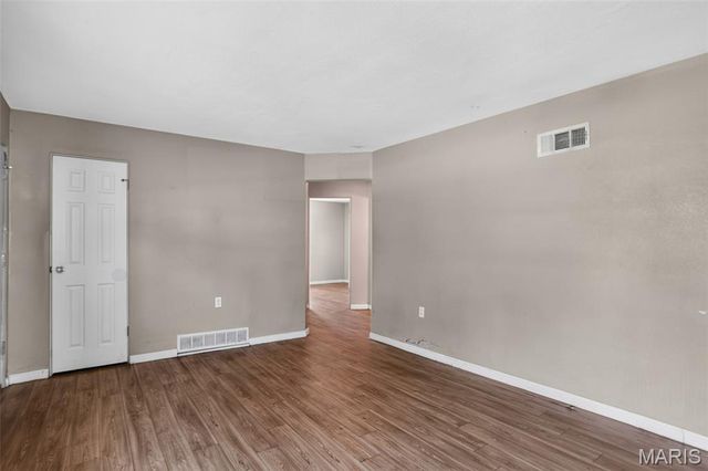 9851 Vickie Place, St Louis, MO 63136