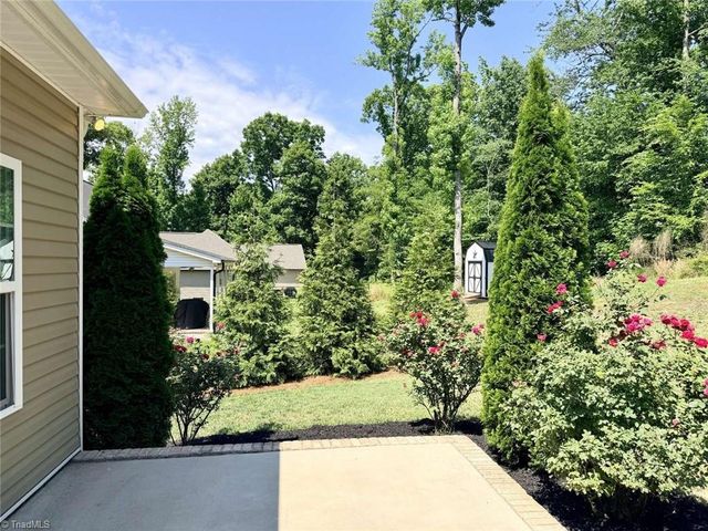 7154 Smokerise Lane, Kernersville, NC 27285