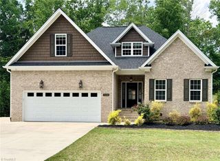 7154 Smokerise Lane, Kernersville, NC 27285
