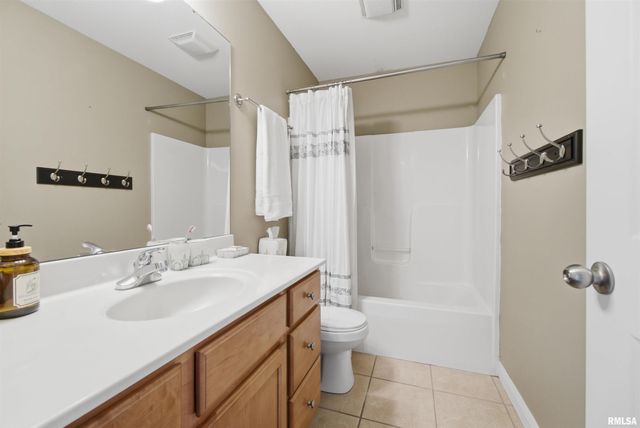 1420 STEPHANIE Lane, Metamora, IL 61548