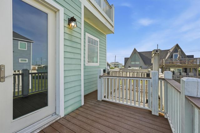 21233 Gulf Drive, Galveston, TX 77554