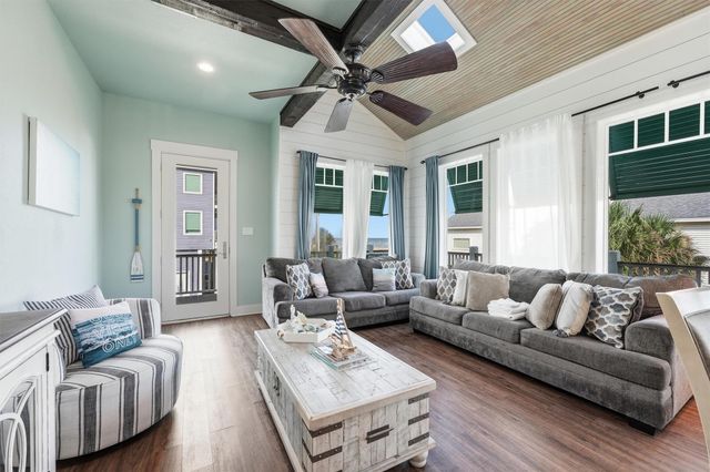 21233 Gulf Drive, Galveston, TX 77554