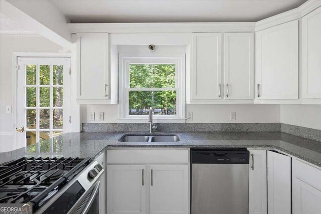 210 Groveland Drive, Peachtree City, GA 30269