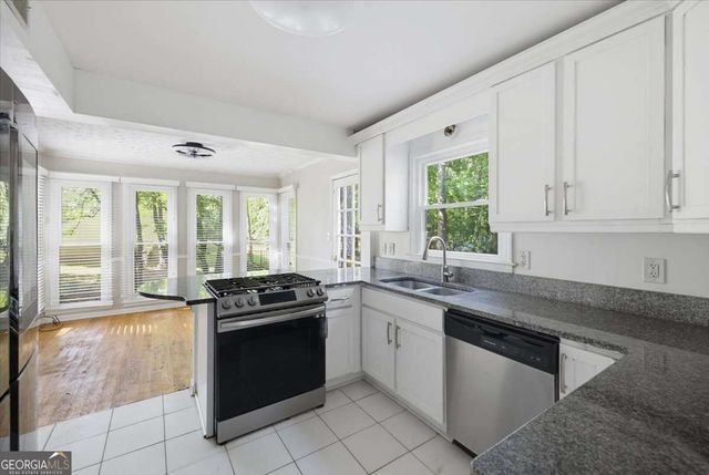 210 Groveland Drive, Peachtree City, GA 30269