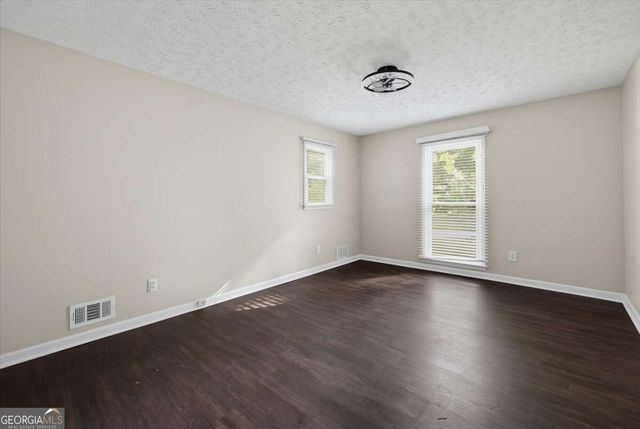 210 Groveland Drive, Peachtree City, GA 30269