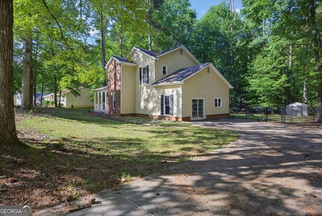 210 Groveland Drive, Peachtree City, GA 30269