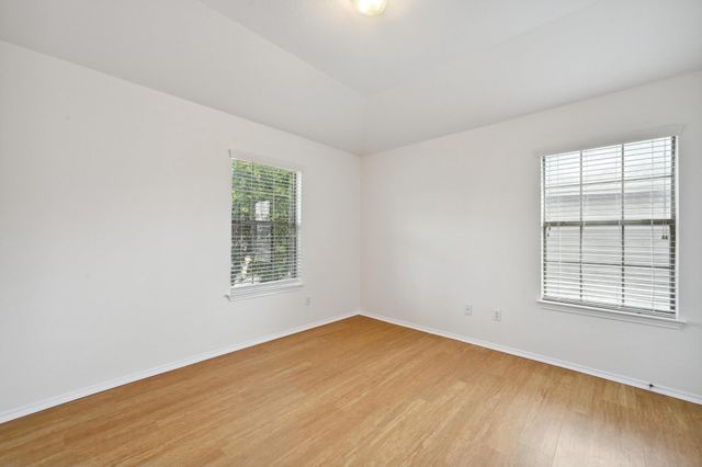 9201 Brodie LN 2001, Austin, TX 78748