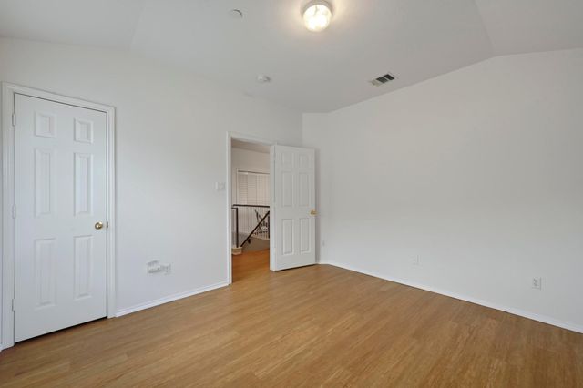 9201 Brodie LN 2001, Austin, TX 78748